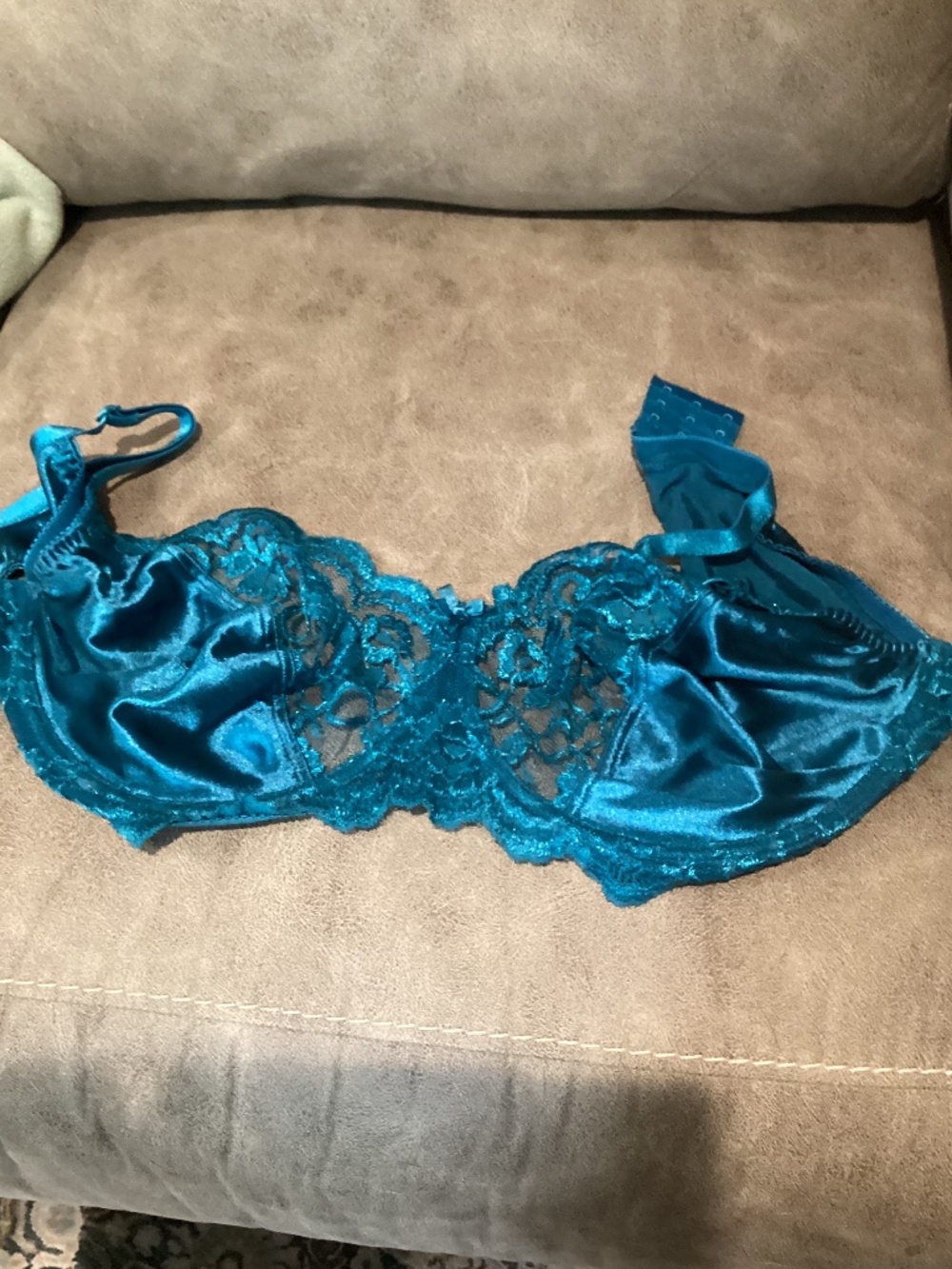 Turquoise lace satin underwire bra 44DD New no tag